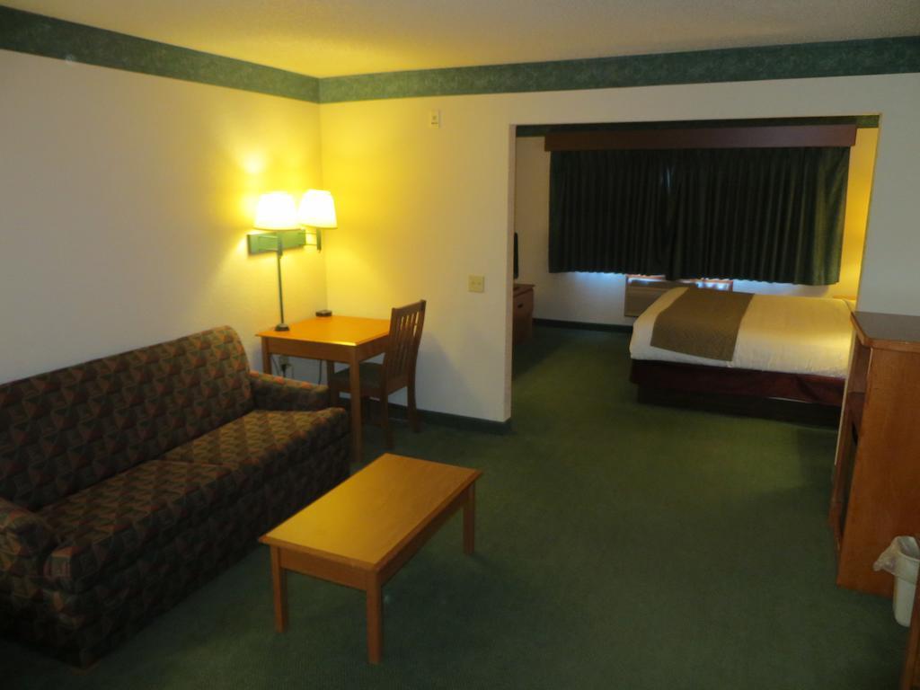 Americinn By Wyndham Manitowoc Ngoại thất bức ảnh