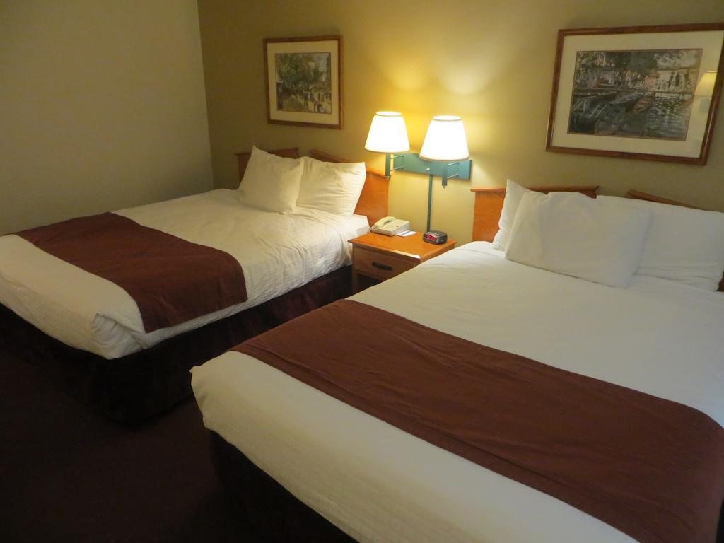 Americinn By Wyndham Manitowoc Ngoại thất bức ảnh