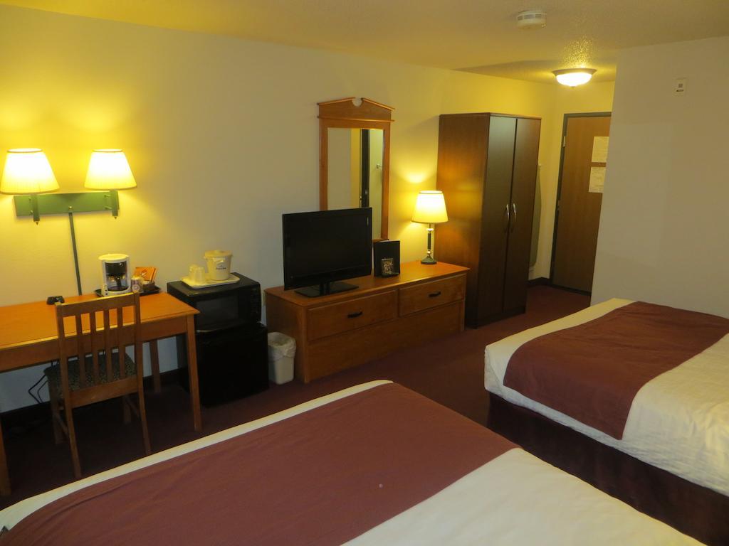 Americinn By Wyndham Manitowoc Ngoại thất bức ảnh