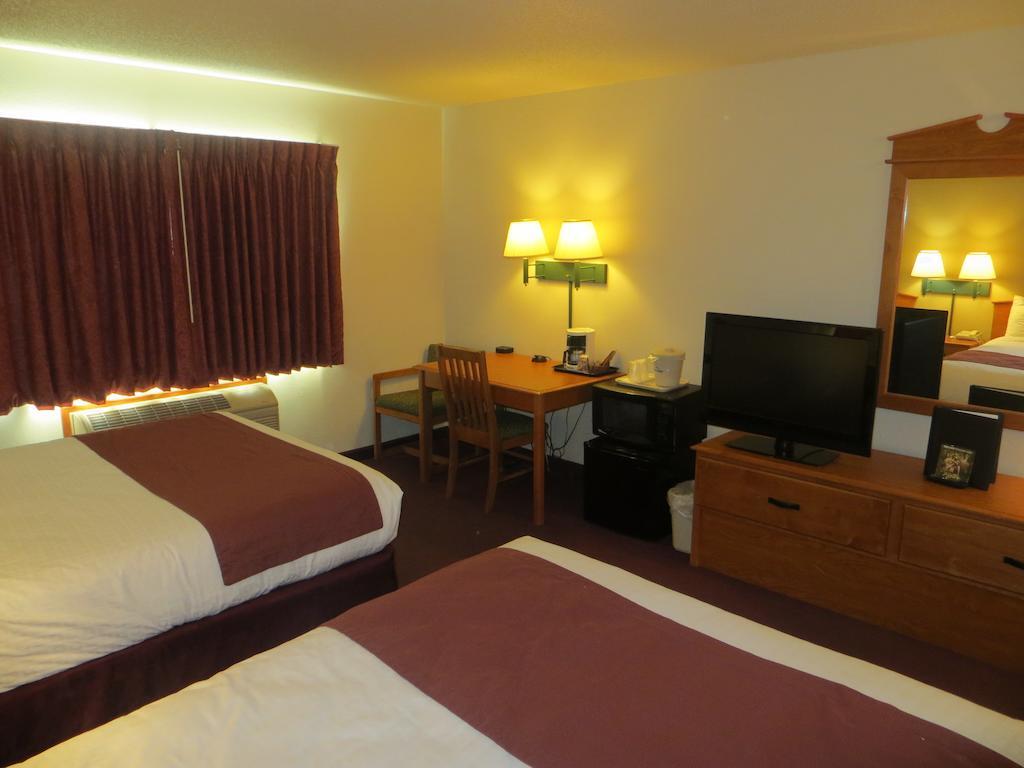 Americinn By Wyndham Manitowoc Ngoại thất bức ảnh